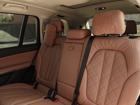 Used 2026 BMW X7 xDrive40i image 24