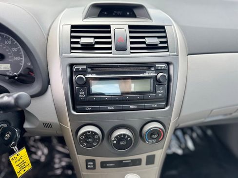 Used 2012 Toyota Corolla LE FWD image 16