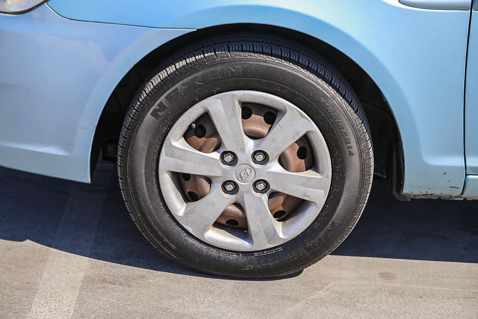 Used 2011 Hyundai Accent GLS w/ Premium Pkg 4 FWD image 10