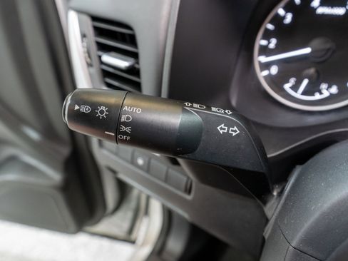 Used 2024 Nissan Rogue SV FWD image 25