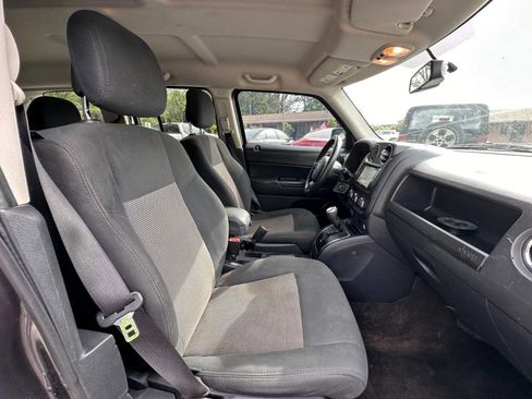 Used 2014 Jeep Patriot Sport w/ Power Value Group FWD image 18