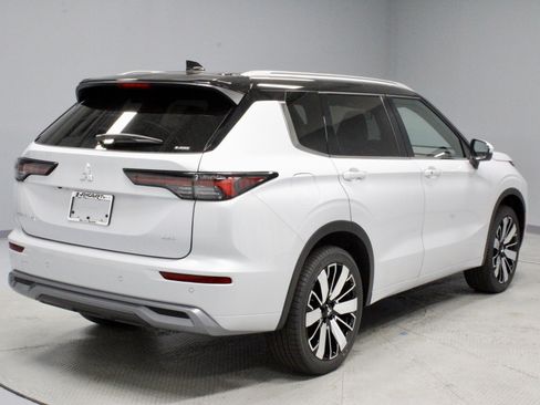 New 2025 Mitsubishi Outlander SEL image 8