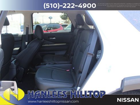 New 2026 Nissan Pathfinder SL w/ SL Premium Package AWD/4WD image 16