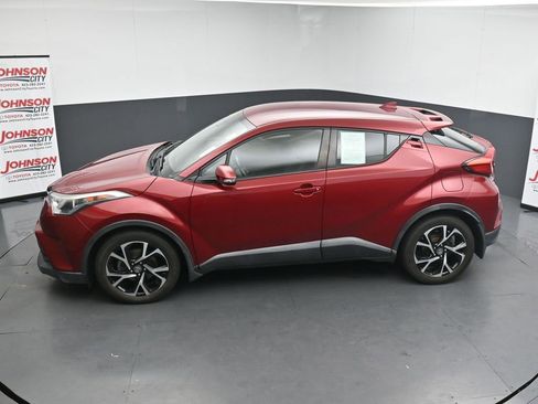 Used 2018 Toyota C-HR XLE FWD image 28