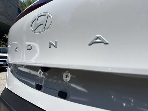 Used 2025 Hyundai Kona SE AWD/4WD image 14