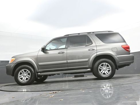 Used 2005 Toyota Sequoia SR5 image 27