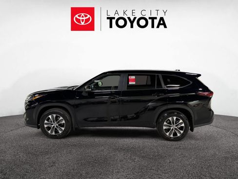 New 2026 Toyota Highlander XLE AWD/4WD image 3