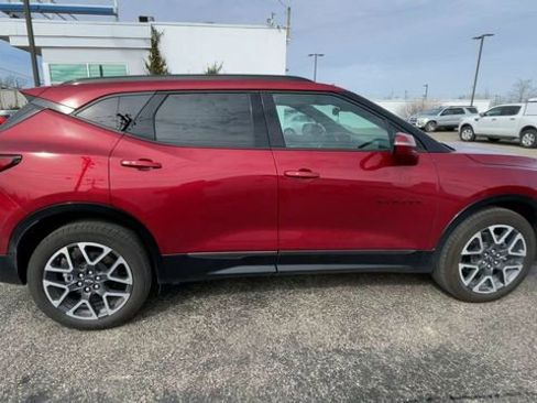 Used 2025 Chevrolet Blazer RS FWD image 2