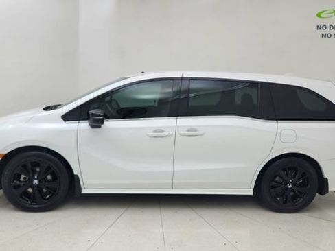 Used 2023 Honda Odyssey Sport image 3