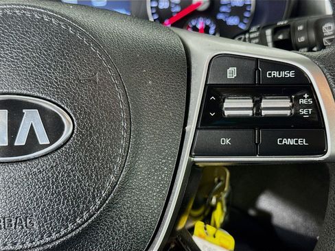 Used 2020 Kia Sorento LX image 14