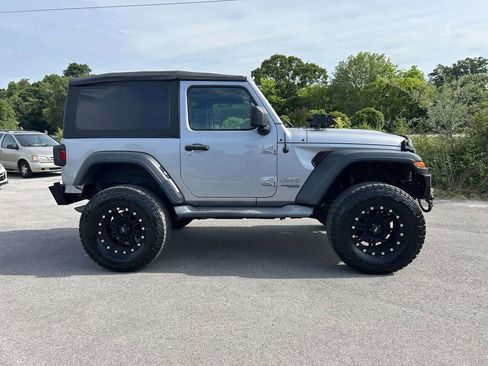 Used 2020 Jeep Wrangler Sport AWD/4WD image 2