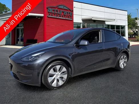 Used 2024 Tesla Model Y Long Range RWD image 1