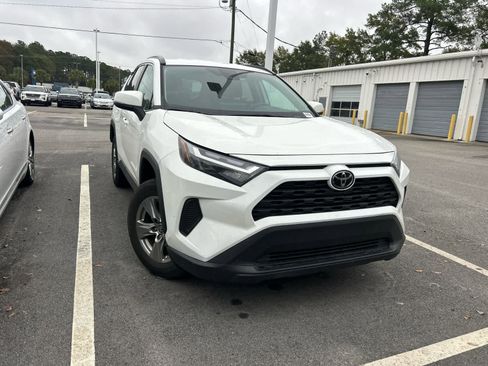 Used 2024 Toyota RAV4 XLE image 5