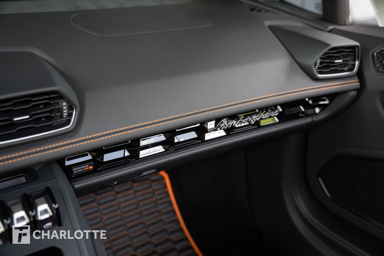 Used 2024 Lamborghini Huracan EVO AWD/4WD image 31