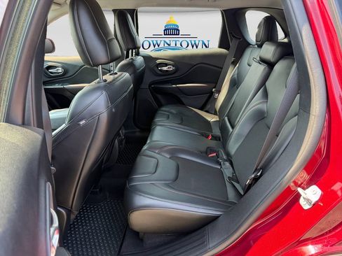 Used 2021 Jeep Cherokee Trailhawk w/ Comfort/Convenience Group AWD/4WD image 27
