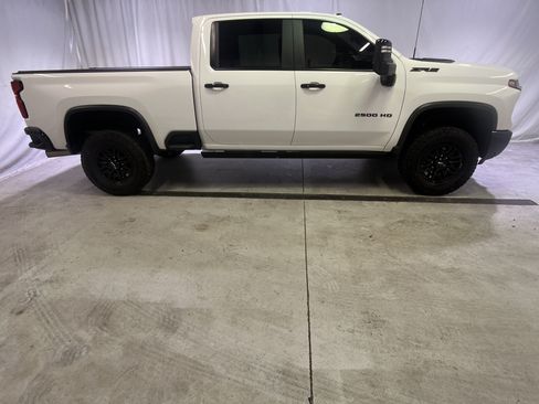 Certified 2025 Chevrolet Silverado 2500 ZR2 w/ Technology Package AWD/4WD image 12