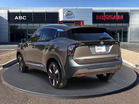 New 2026 Nissan Kicks SR w/ SR Premium Package FWD image 7