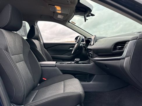 Used 2025 Nissan Rogue SV AWD/4WD image 24