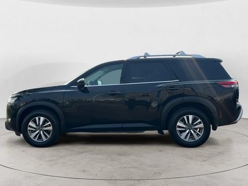Used 2023 Nissan Pathfinder SL AWD/4WD image 8