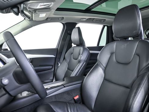 Used 2023 Volvo XC90 B5 Core AWD/4WD image 7