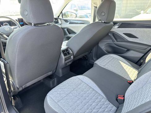 Used 2025 Volkswagen Tiguan S AWD/4WD image 11