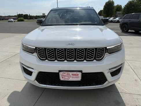 Used 2024 Jeep Grand Cherokee Summit w/ Luxury Tech Group V AWD/4WD image 3