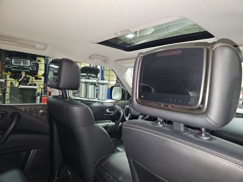 Used 2022 Nissan Armada Platinum image 20