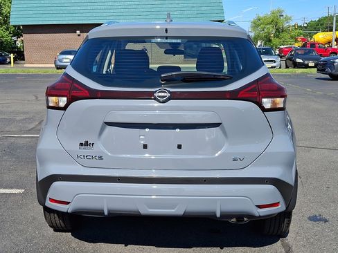 Used 2023 Nissan Kicks SV FWD image 5