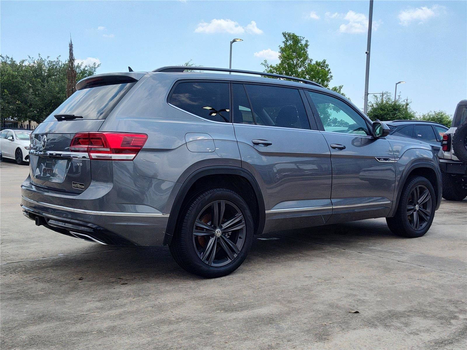 Used 2020 Volkswagen Atlas SE w/ Towing Package FWD image 9