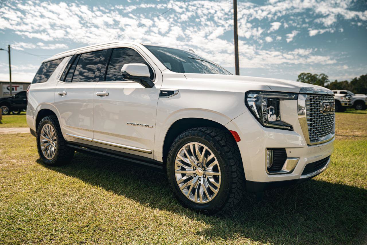 Used 2023 GMC Yukon Denali AWD/4WD image 8