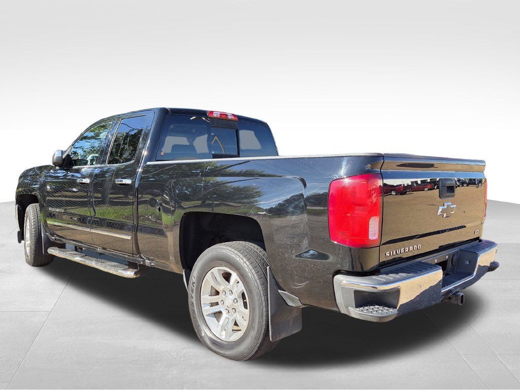 Used 2017 Chevrolet Silverado 1500 LTZ AWD/4WD image 8