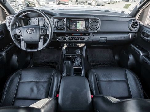Used 2018 Toyota Tacoma TRD Off-Road image 20