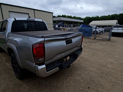 Used 2022 Toyota Tacoma SR5 RWD image 7