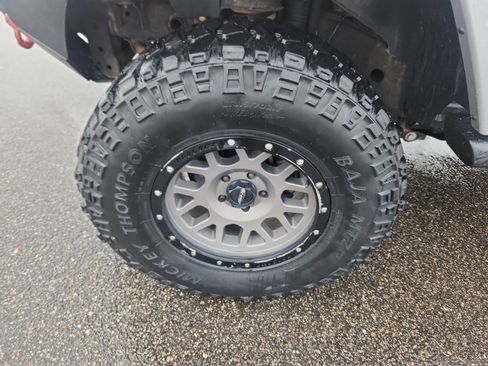 Used 2016 Jeep Wrangler Unlimited Sahara image 27