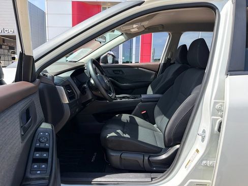 Used 2023 Nissan Rogue S AWD/4WD image 13