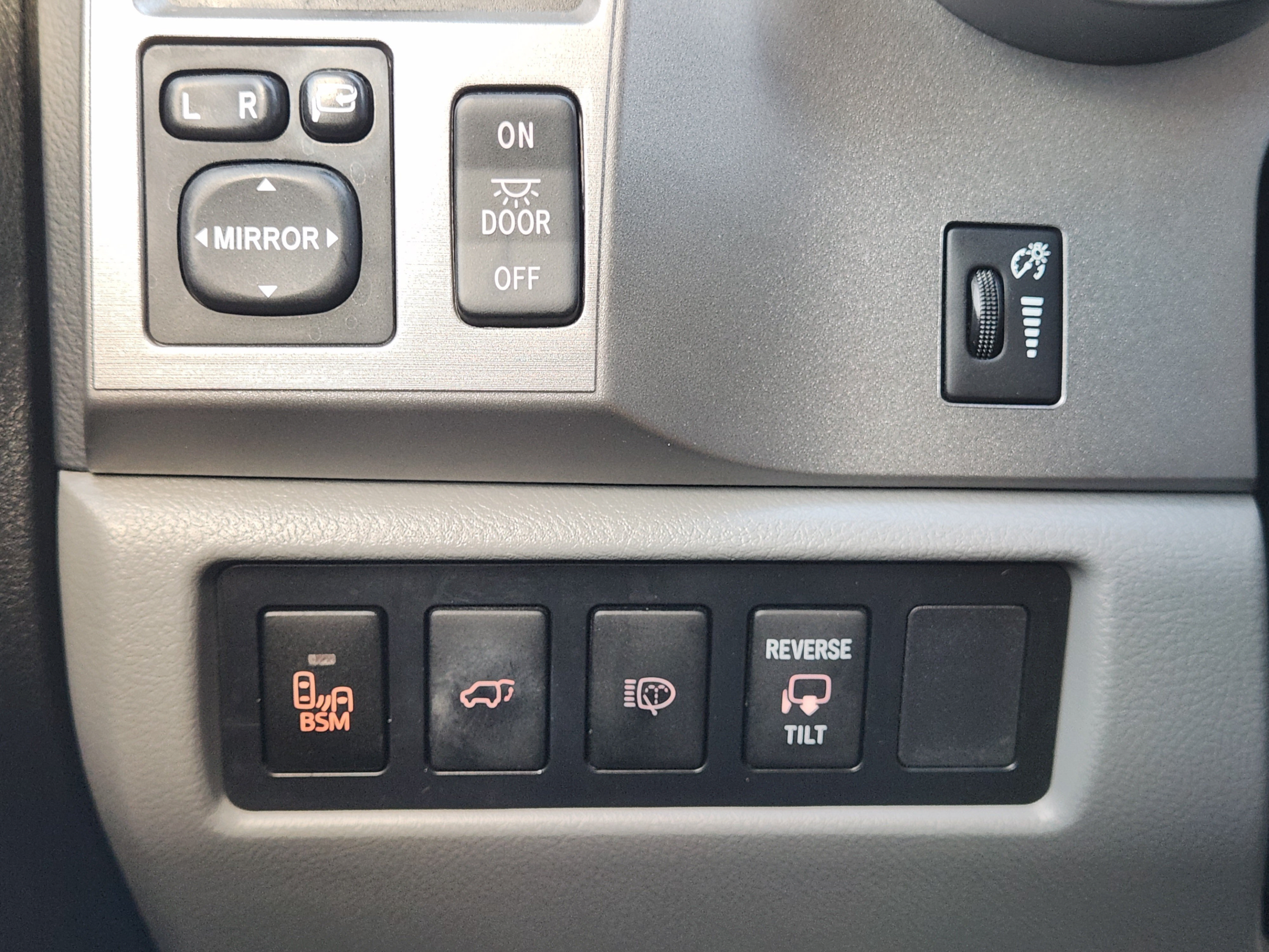 Used 2014 Toyota Sequoia Platinum RWD image 16