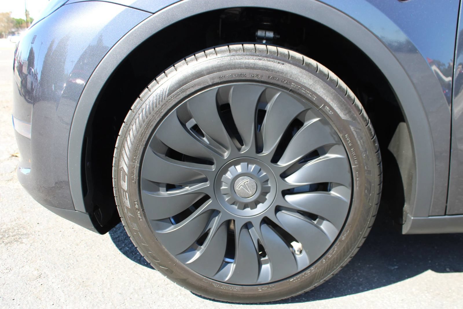 Used 2024 Tesla Model Y 2WD image 6