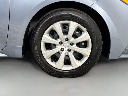 Used 2023 Toyota Corolla LE FWD image 32
