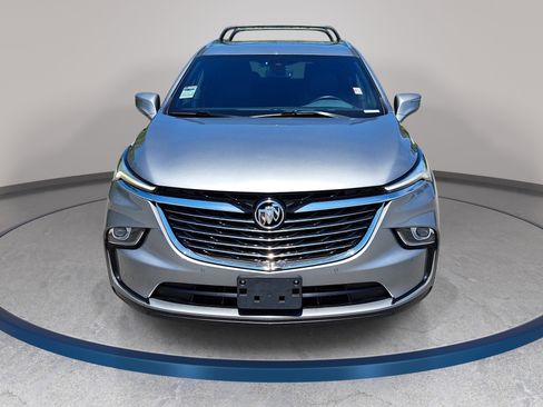 Used 2023 Buick Enclave Essence AWD/4WD image 2