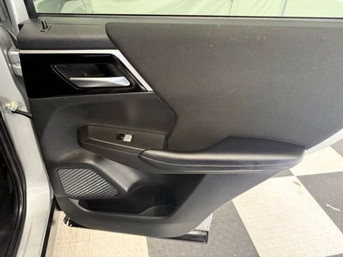 Used 2022 Mitsubishi Outlander ES image 22