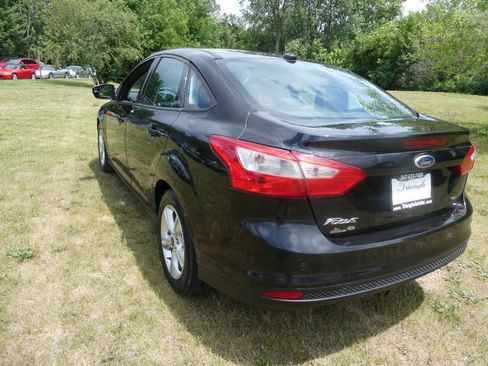 Used 2014 Ford Focus SE w/ Interior Protection Package FWD image 7