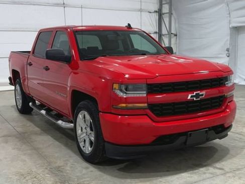 Used 2018 Chevrolet Silverado 1500 Custom w/ Custom Value Package RWD image 7