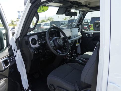 Certified 2025 Jeep Wrangler Unlimited Sport AWD/4WD image 23