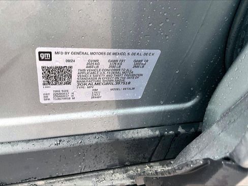 Used 2024 GMC Terrain SLE FWD image 4