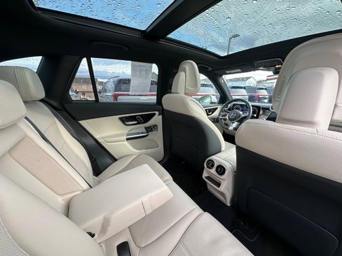 Used 2023 Mercedes-Benz GLC 300 4MATIC image 18