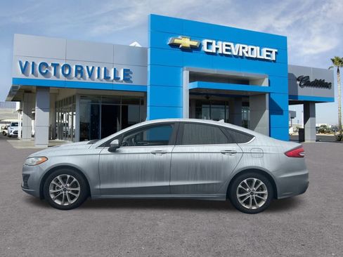 Used 2020 Ford Fusion SE image 6
