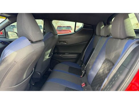 Used 2021 Toyota C-HR XLE image 19