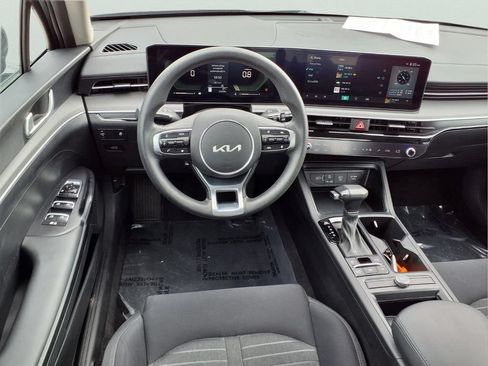 Used 2025 Kia K5 LXS FWD image 9