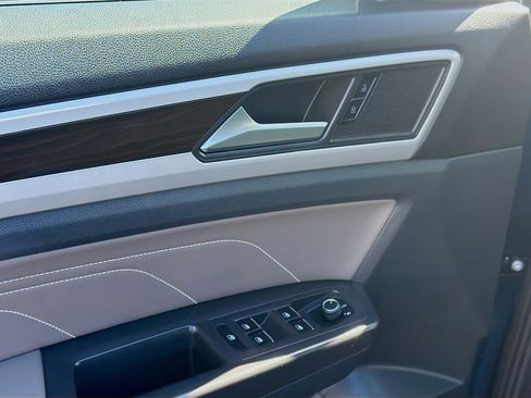 Used 2022 Volkswagen Atlas SE image 16