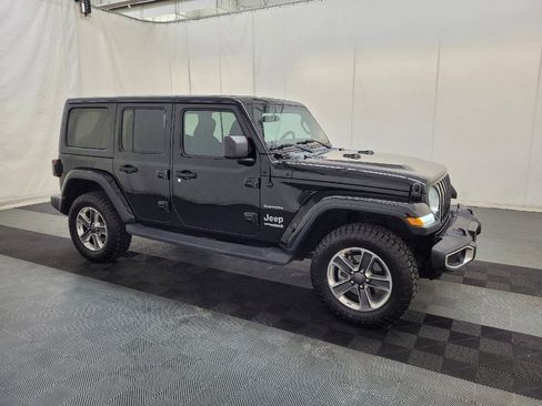 Used 2018 Jeep Wrangler Unlimited Sahara w/ LED Lighting Group AWD/4WD image 11
